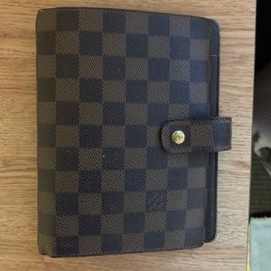 Louis Vuitton Medium Ring Agenda Cover